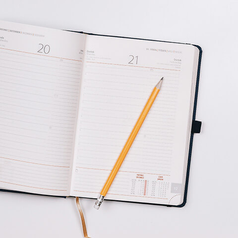 ���s���ɍ��킹�āA�ʐځA�̌����X